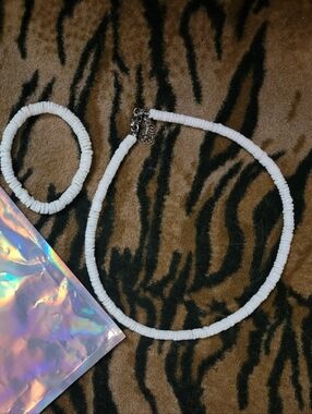 Pooka Shell White  Necklace and Bracelet Set